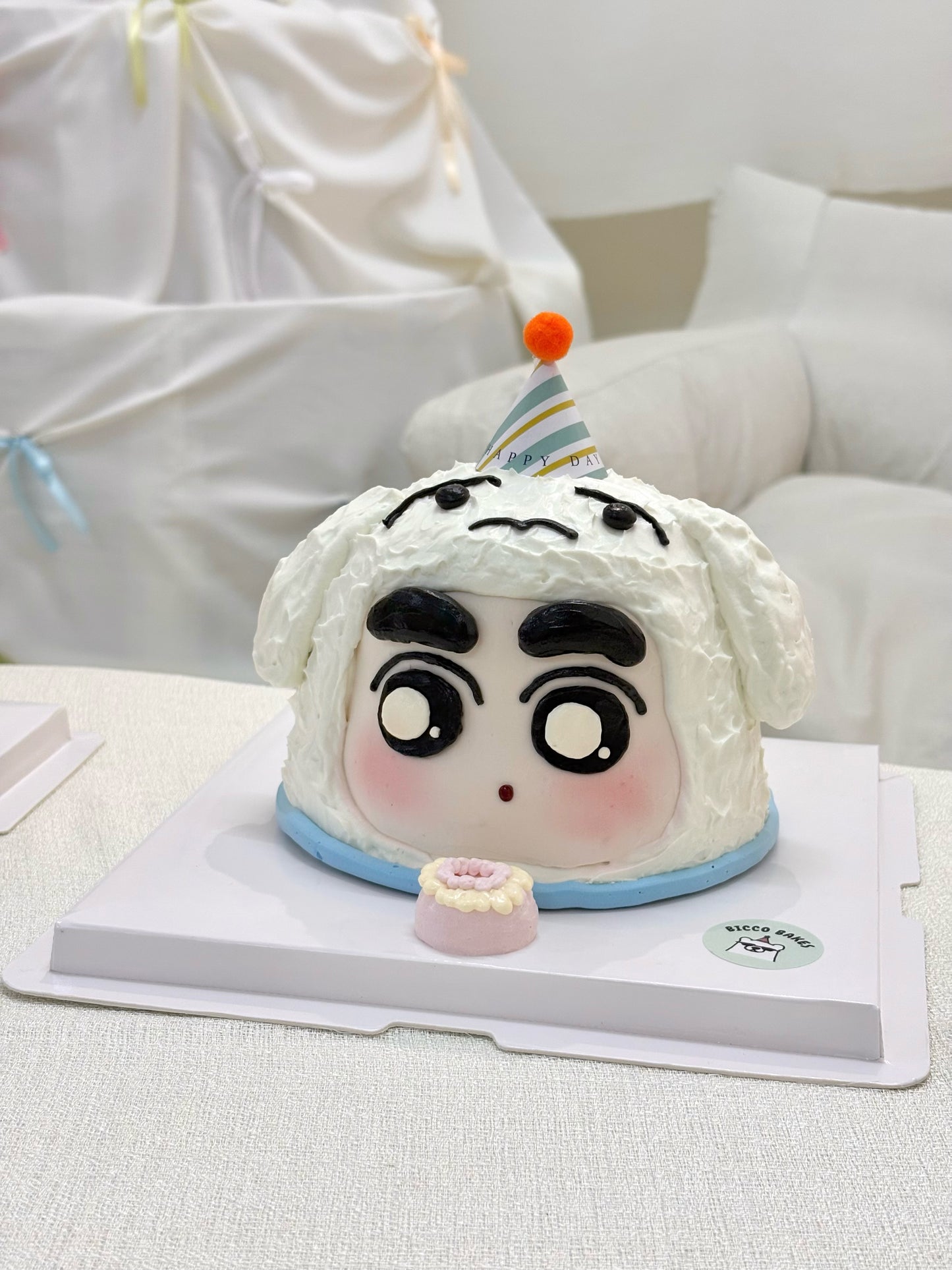 Shin Chan with Shiro